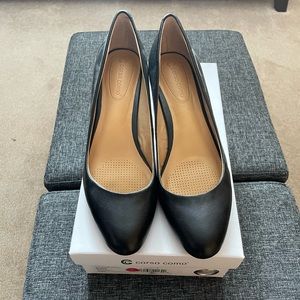 Black, all leather, size 8.5 pumps by Corso Como.